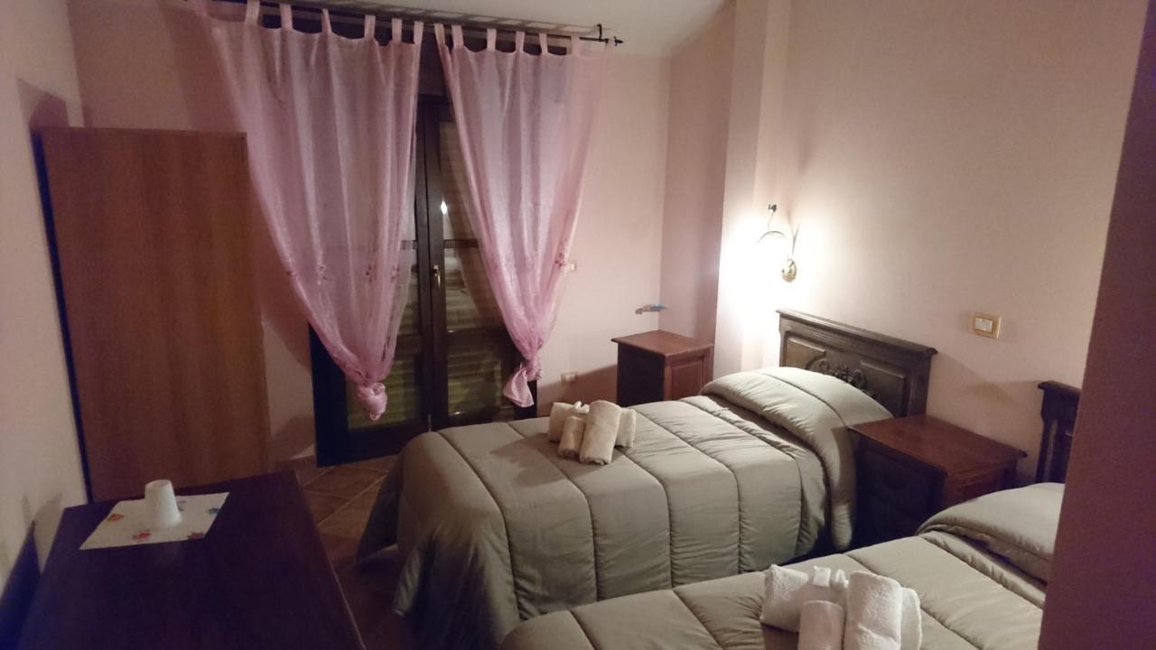 B&B Mony E Nico Riola Sardo Eksteriør billede